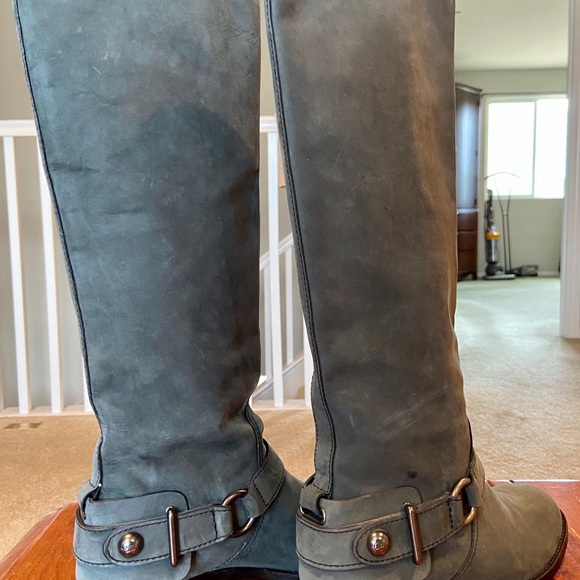 Coach Suede Buckle Spear Boot Like New! - Picture 3 of 4